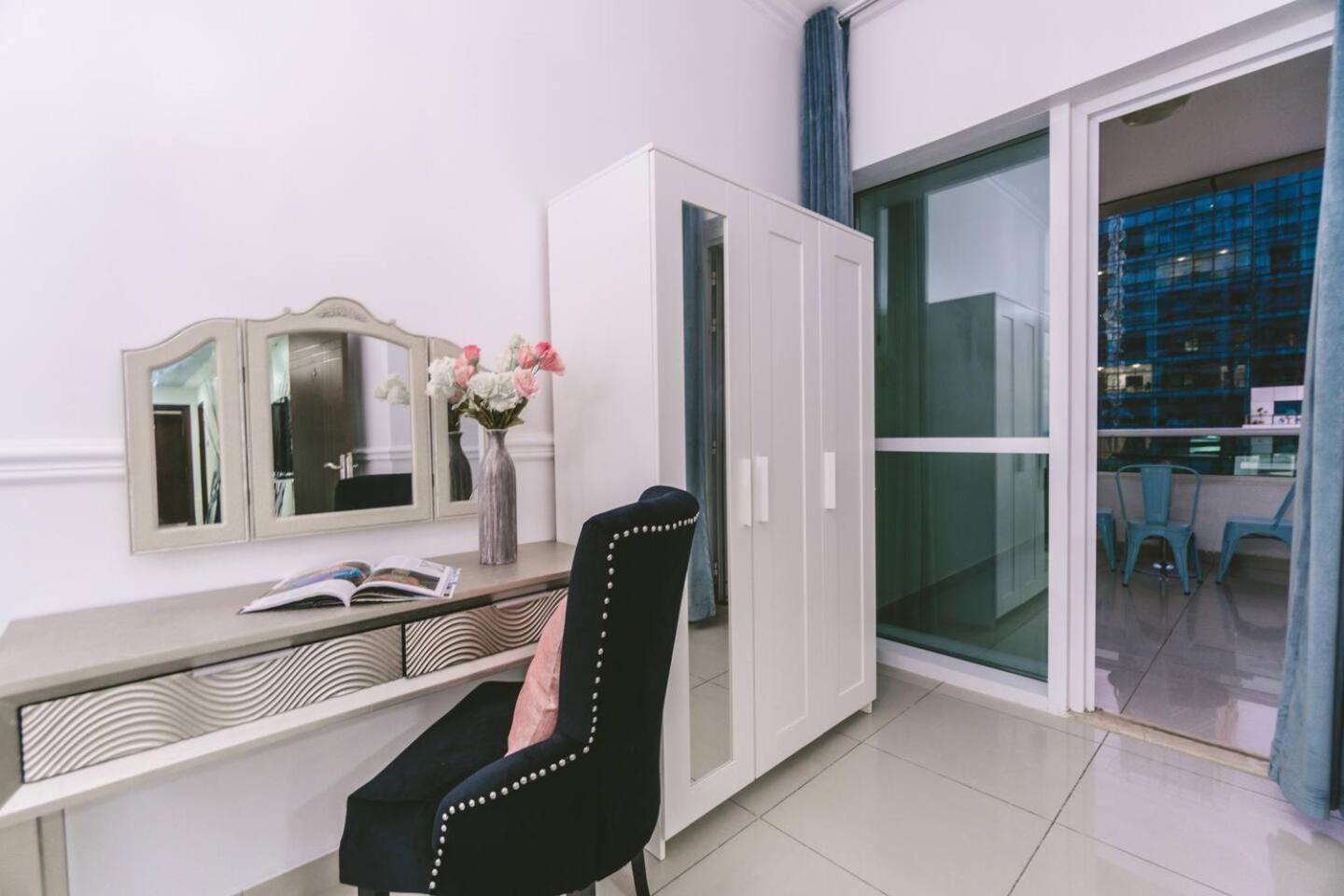 Pristine Apartment Sunrise View At 51St Dubai Eksteriør bilde